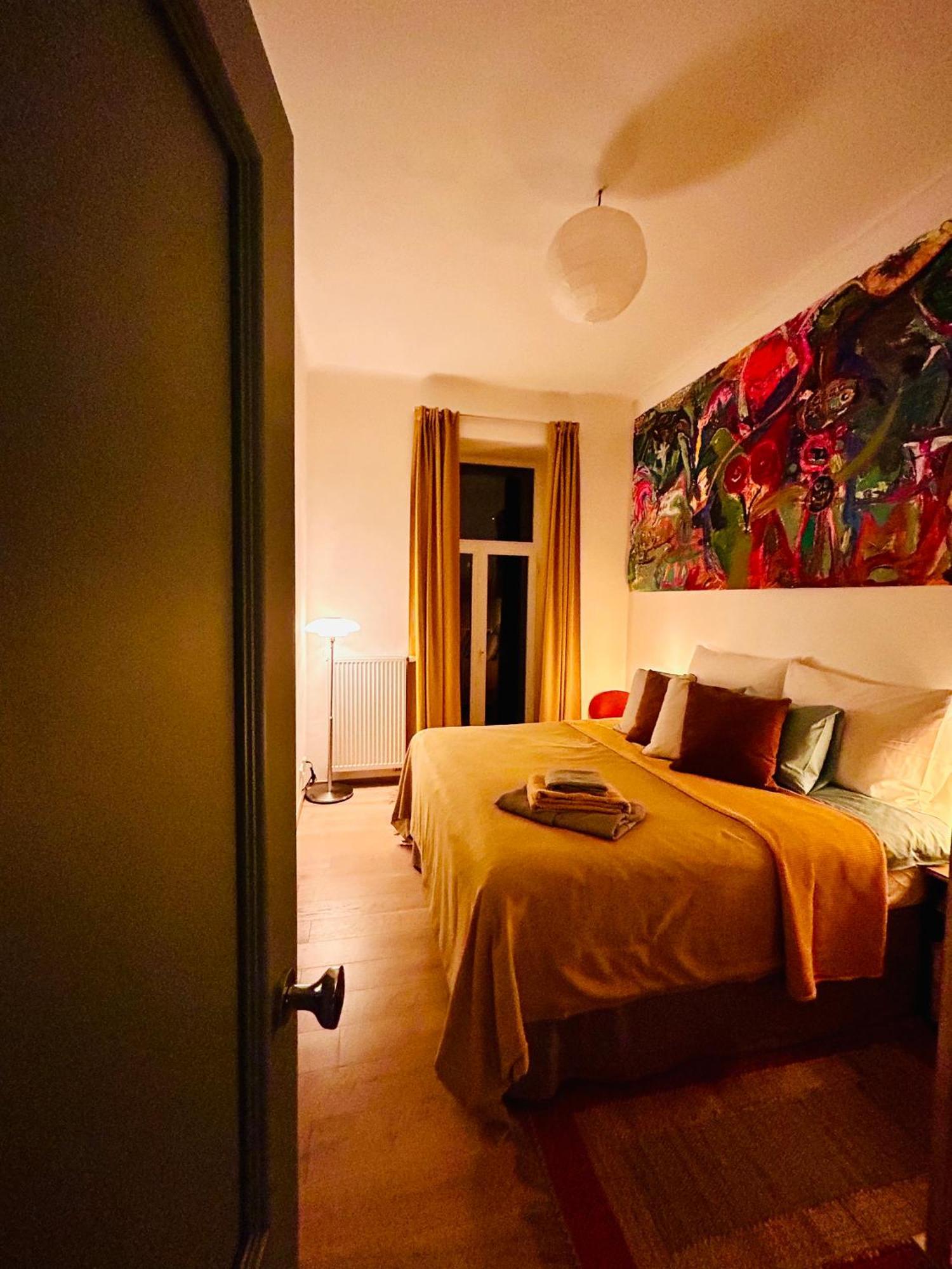 Green Balcony & King Size Bed Prague Extérieur photo