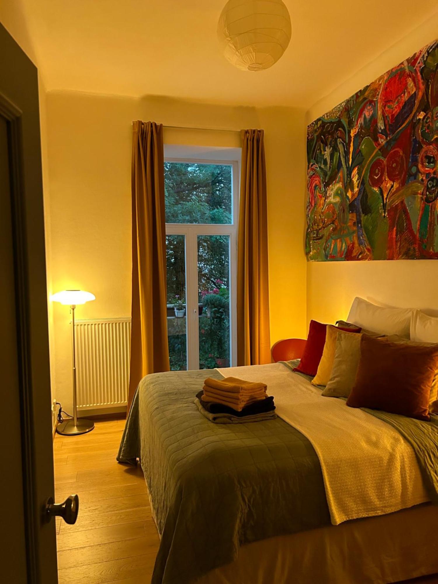 Green Balcony & King Size Bed Prague Extérieur photo